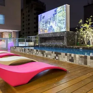 Apartamento Super Mensal Com Estacionamento E Internet !